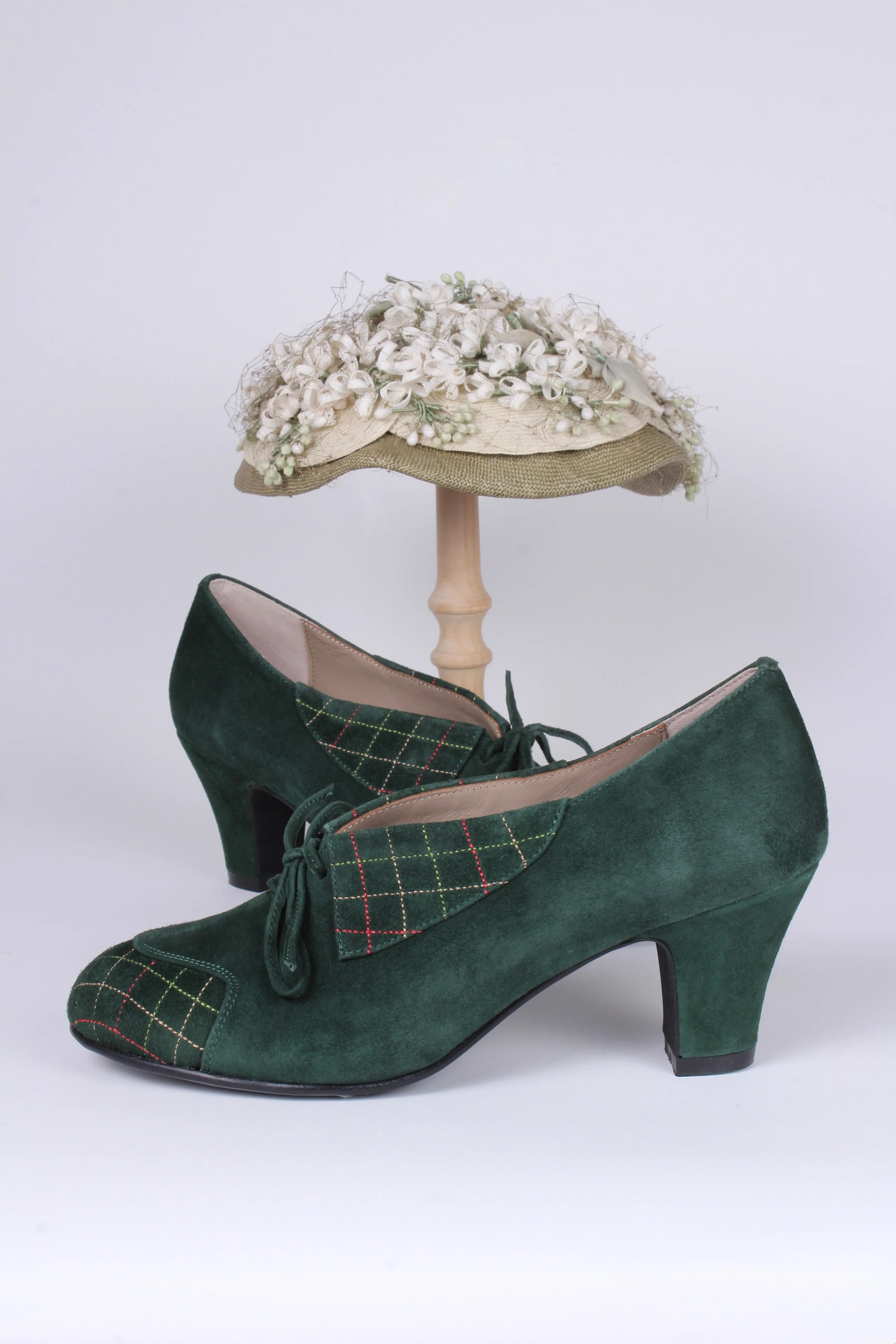40's vintage style pumps in suede with colored stitches - Dark Green - Edith
