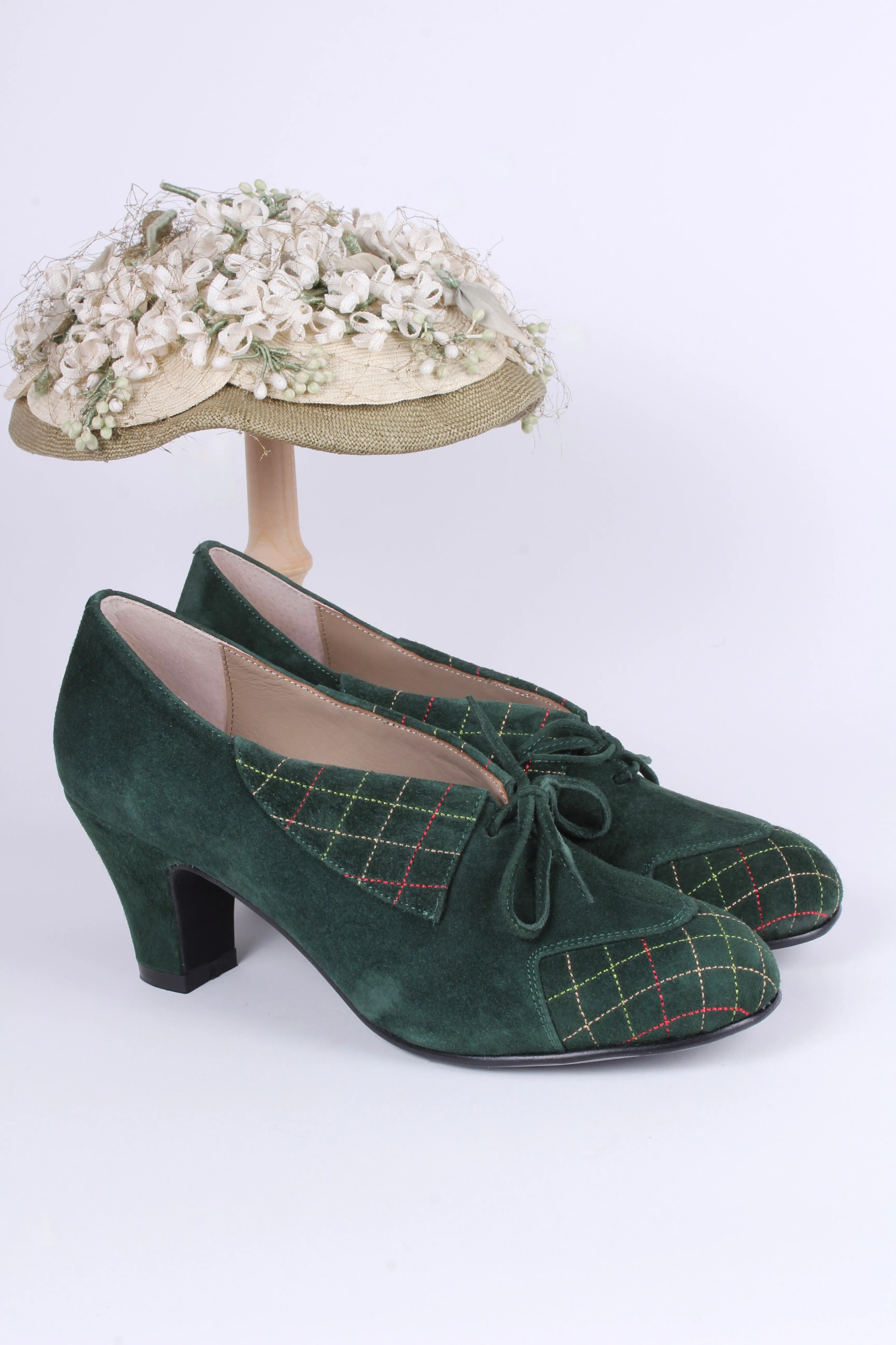 40's vintage style pumps in suede with colored stitches - Dark Green - Edith