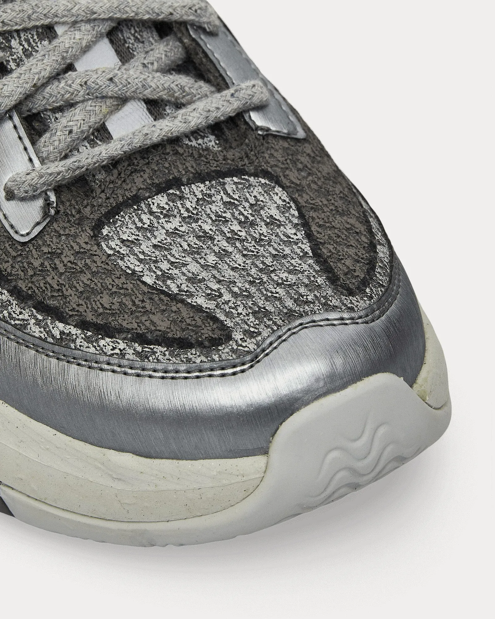 Circularity Neocurve Piedmont Grey / Pure Silver Low Top Sneakers