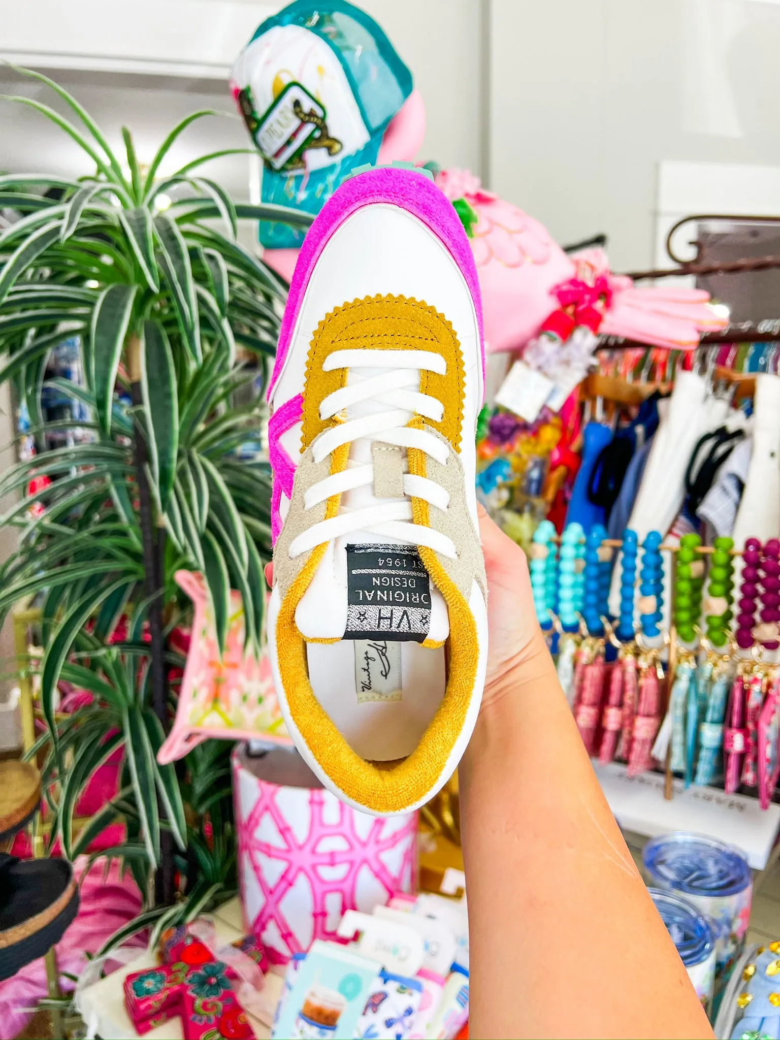 Cosmic 9 Sneaker - Cream/Hot Pink/Teal