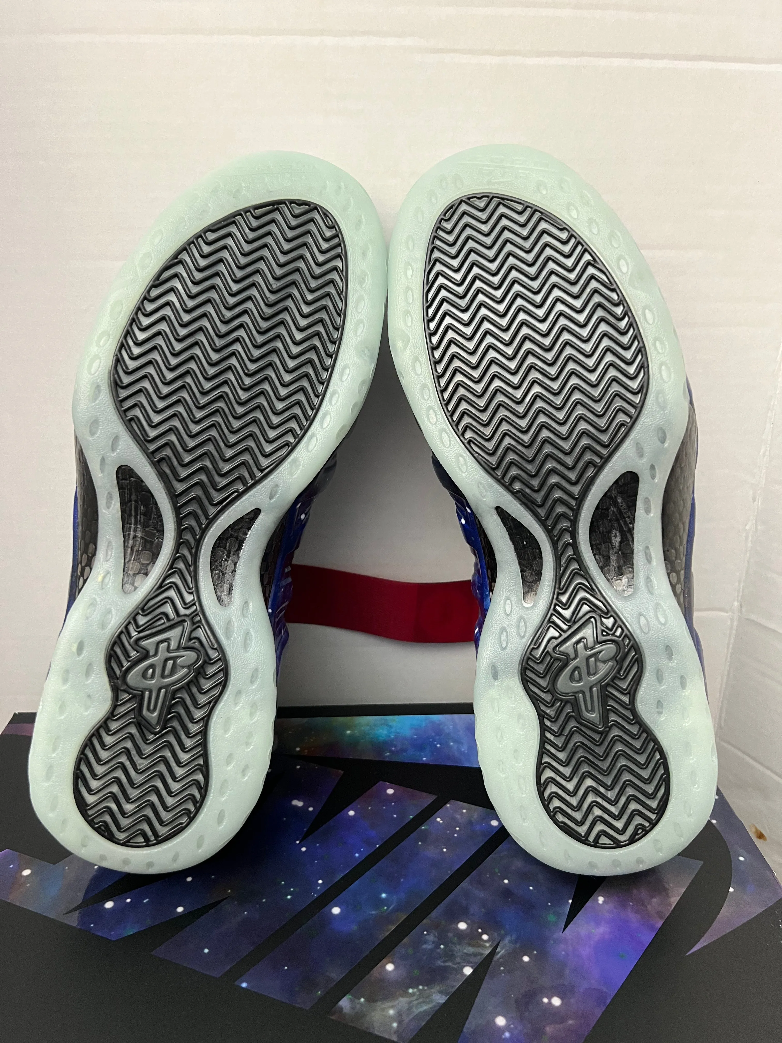Nike Air Foamposite One QS Galaxy 2025 Men Size 12 Blue Black Purple FQ4303-400