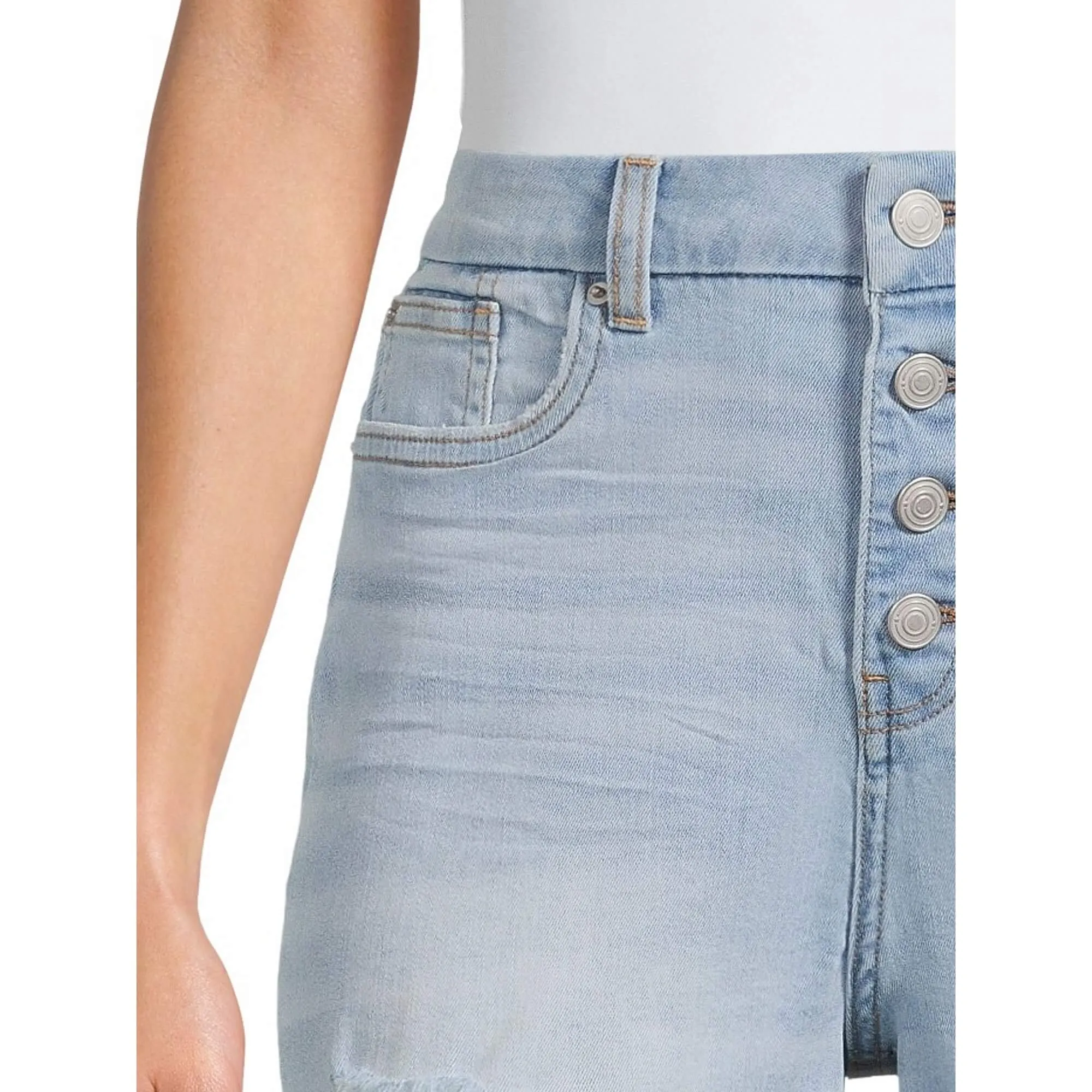 No Boundaries Juniors' Light Wash High Rise Curvy Mom Shorts