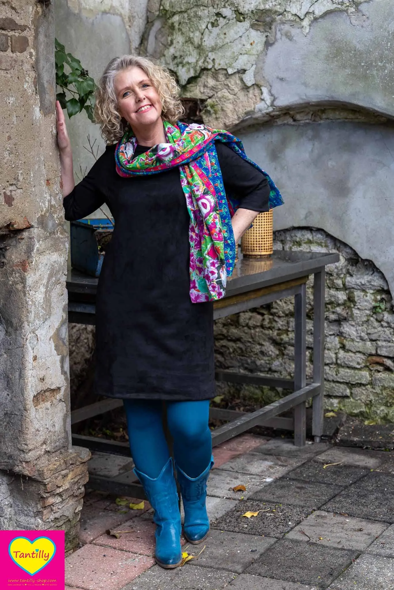 Suedine Sporty Dress - zwart